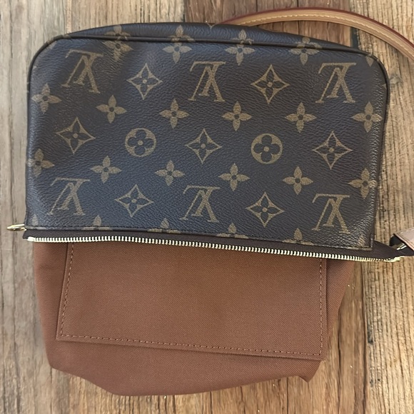 NEW Louis Vuitton Monogram Pochette - Picture 10 of 10